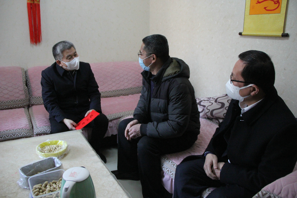 市委常委、副市長(zhǎng)賈剛走訪慰問公司困難職工